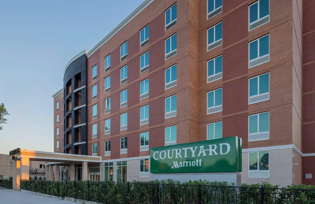 Courtyard By Marriott New York Queens/Fresh Meadows-1